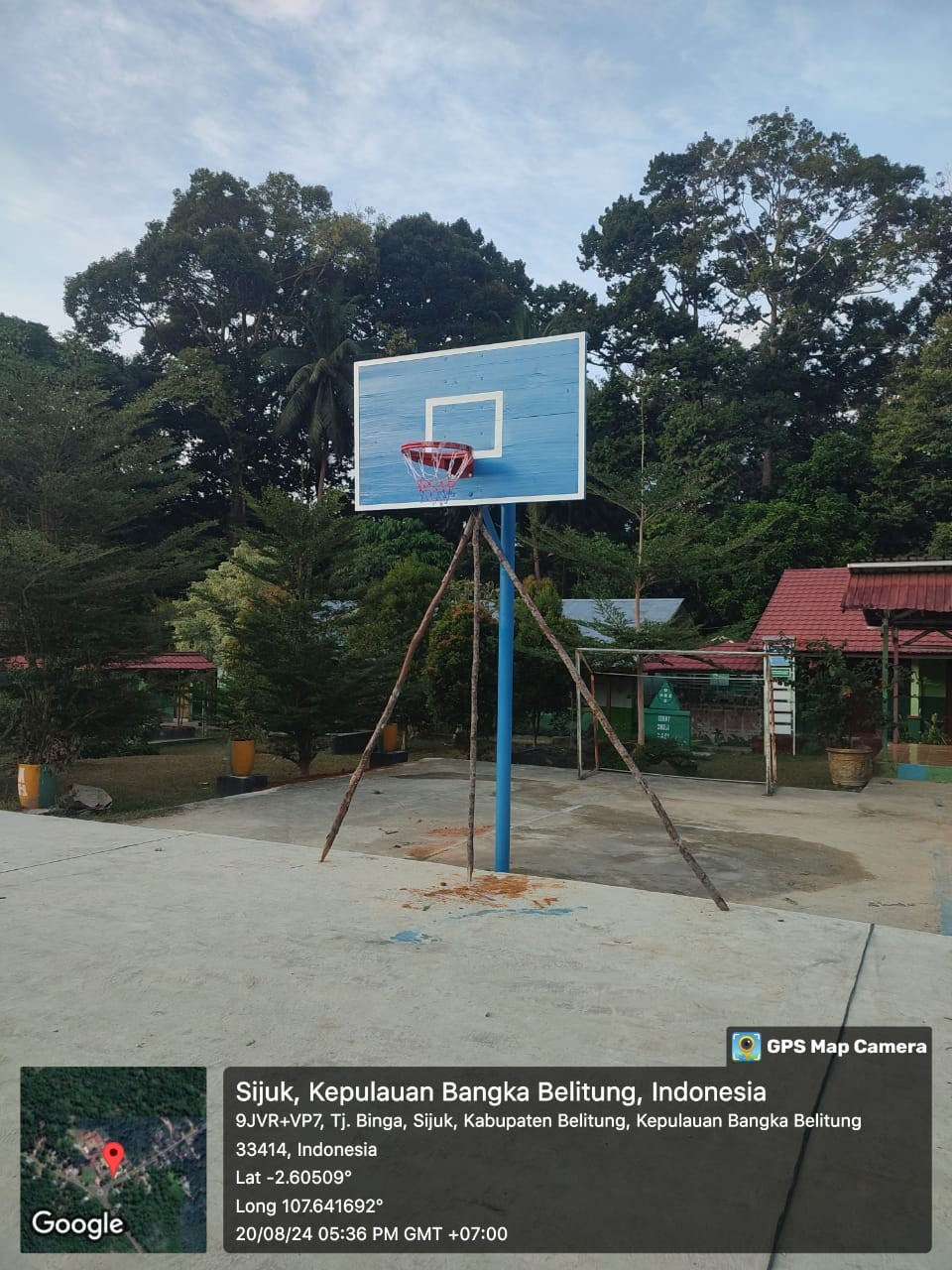 Pemasangan Tiang Basket